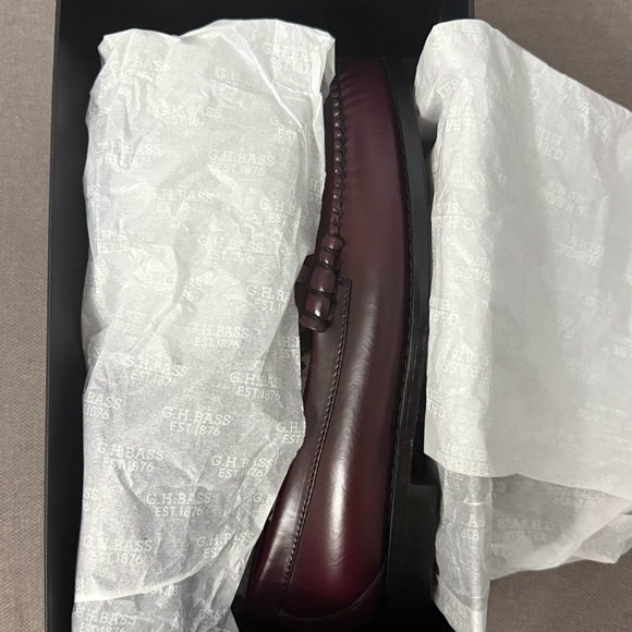 G.H. Bass & Co. Wine Lincoln Loafers with Silvertone bit hardware size 10 WIDE
